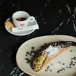 Hotel Smart King, By R Collection 4*