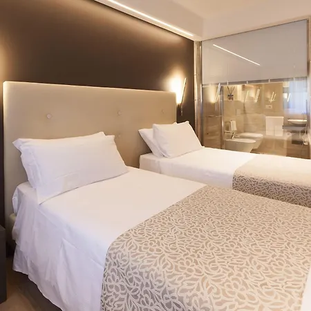 Hotel Smart King, By R Collection