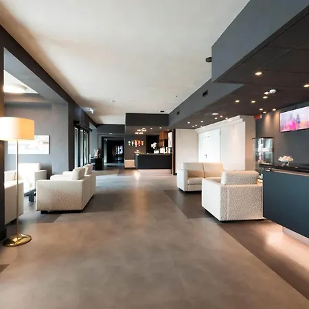 Smart King, By R Collection Hotel