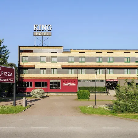Smart King, By R Collection Hotel 4*