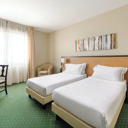 Smart King, By R Collection Hotel 4*