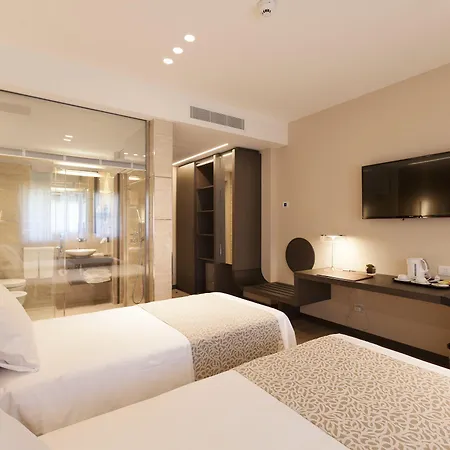 Hotel Smart King, By R Collection 4*