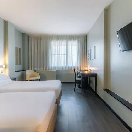 Hotel Smart King, By R Collection 4*