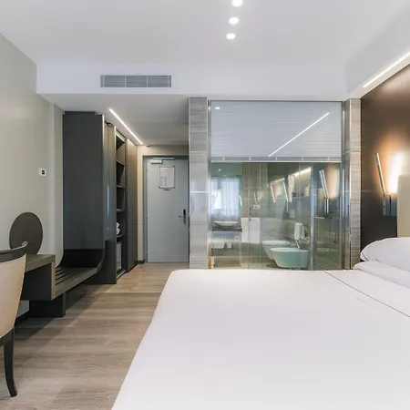 Smart King, By R Collection Hotel 4*