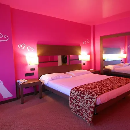 Hotel Smart King, By R Collection Varedo