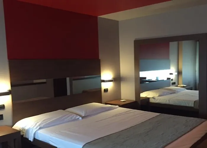 Hotel Smart King, By R Collection 4*