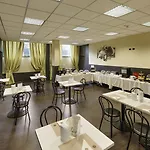 Hotel Smart King, By R Collection 4*